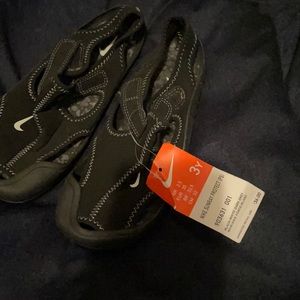 Kids Nike Sunray Protect sandals NWT size 3